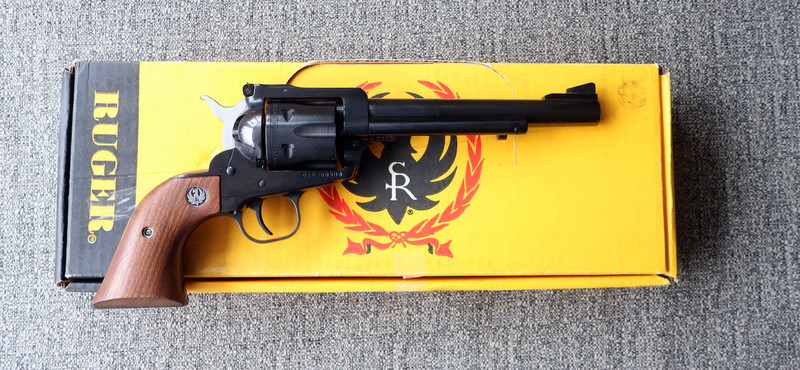 Ruger New Model Blackhawk 6 1/2" barrel Revolver w/convertible cylinders 32 H & R and 32WCF